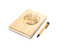 Osobný dotyk pre tvoje myšlienky - gravírované drevené zápisníky